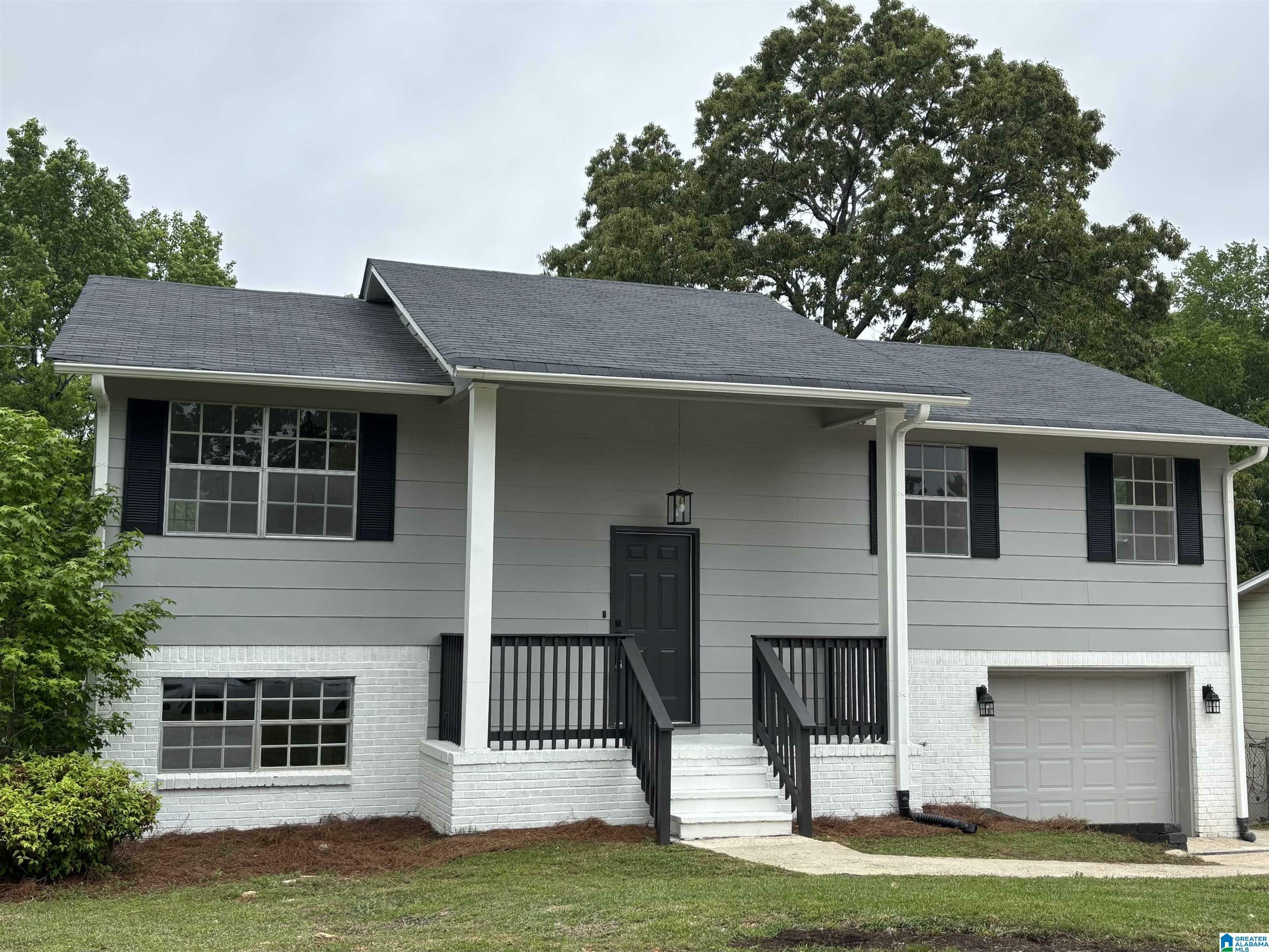 2836 Arrowhead Drive  Birmingham AL 35215 photo