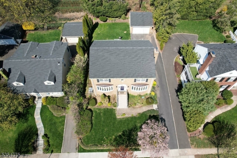Property Photo: 56 Stonehouse Rd NJ 07028