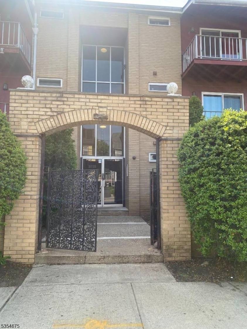 1018 Stuyvesant Ave 2  Irvington Twp. NJ 07111 photo