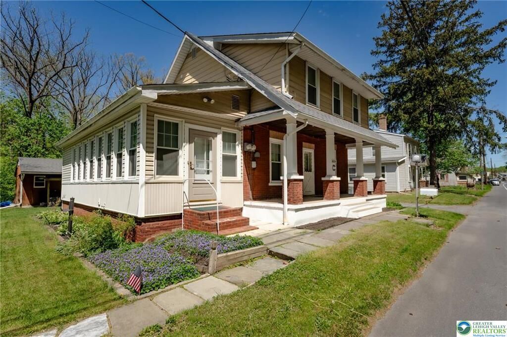 Property Photo: 1633 Freemansburg Road PA 18020