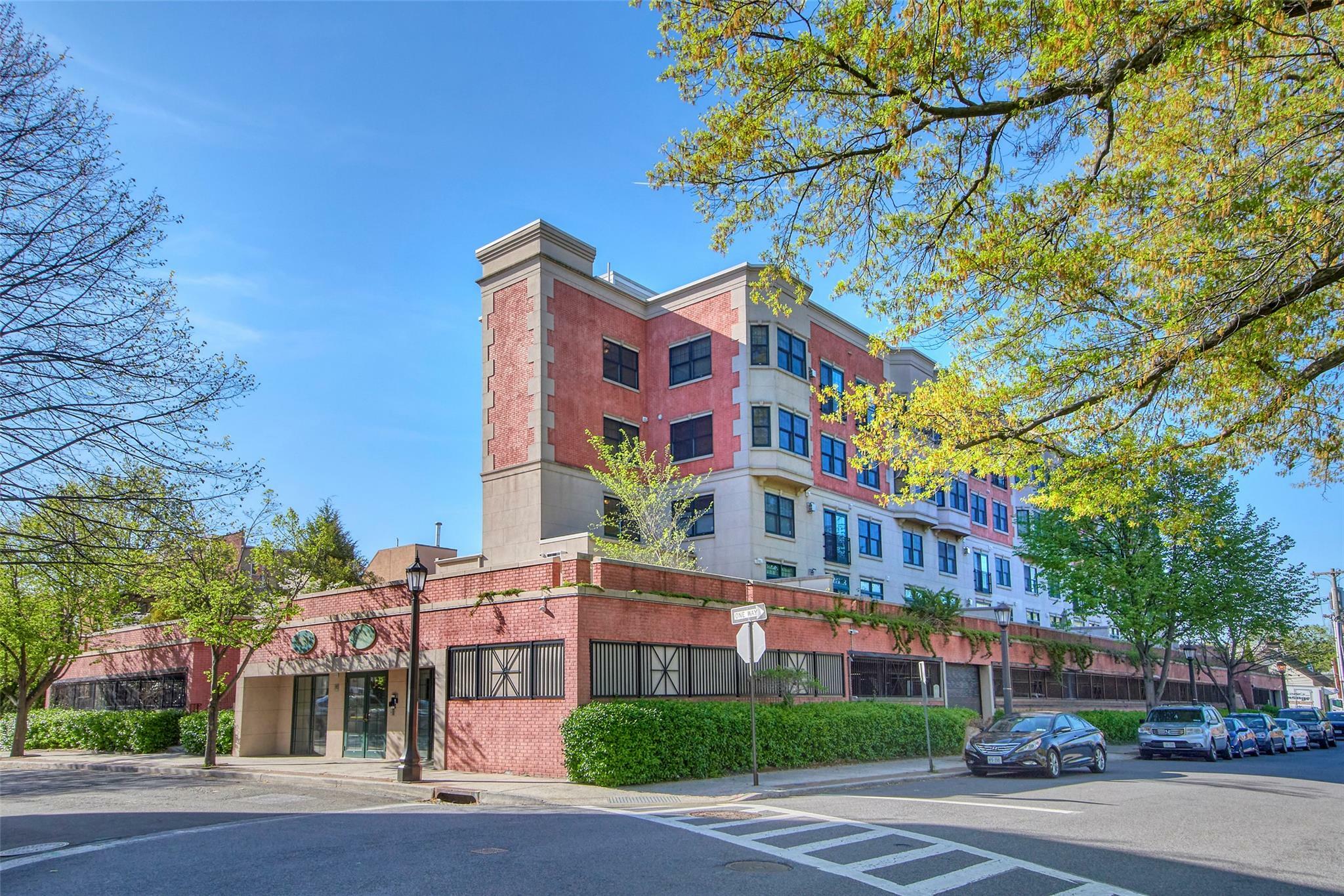 Property Photo:  101 Sheldrake Place 17  NY 10543 
