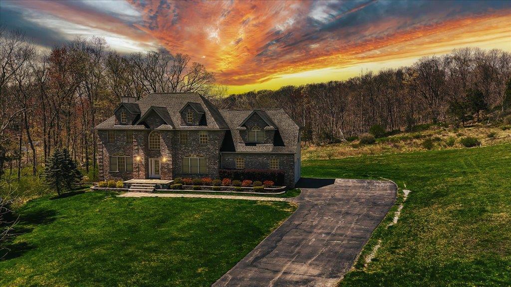 Property Photo:  11 Saddle Hill Road  NY 10918 