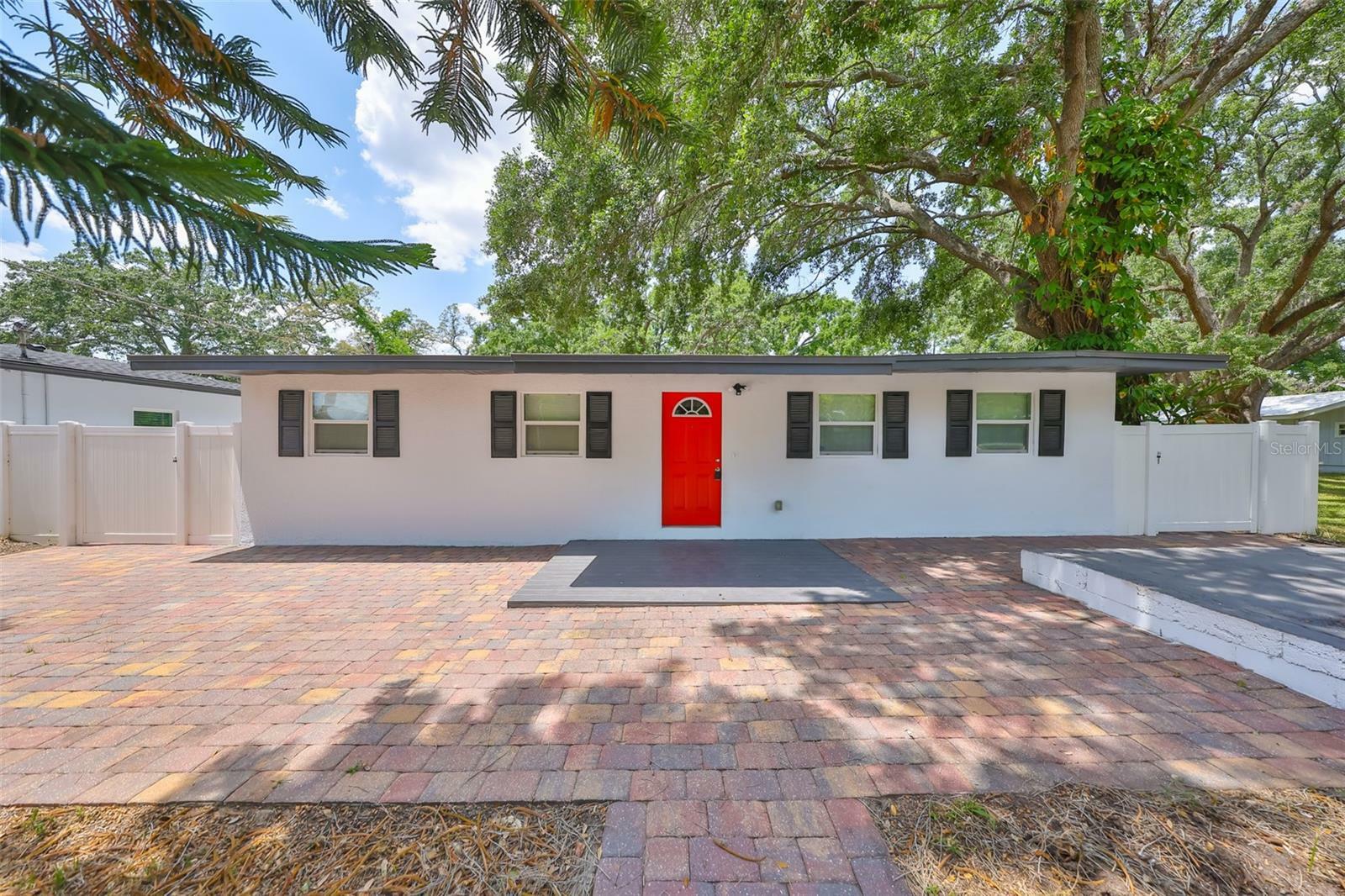 Property Photo: 13110 Mitchell Street FL 33612