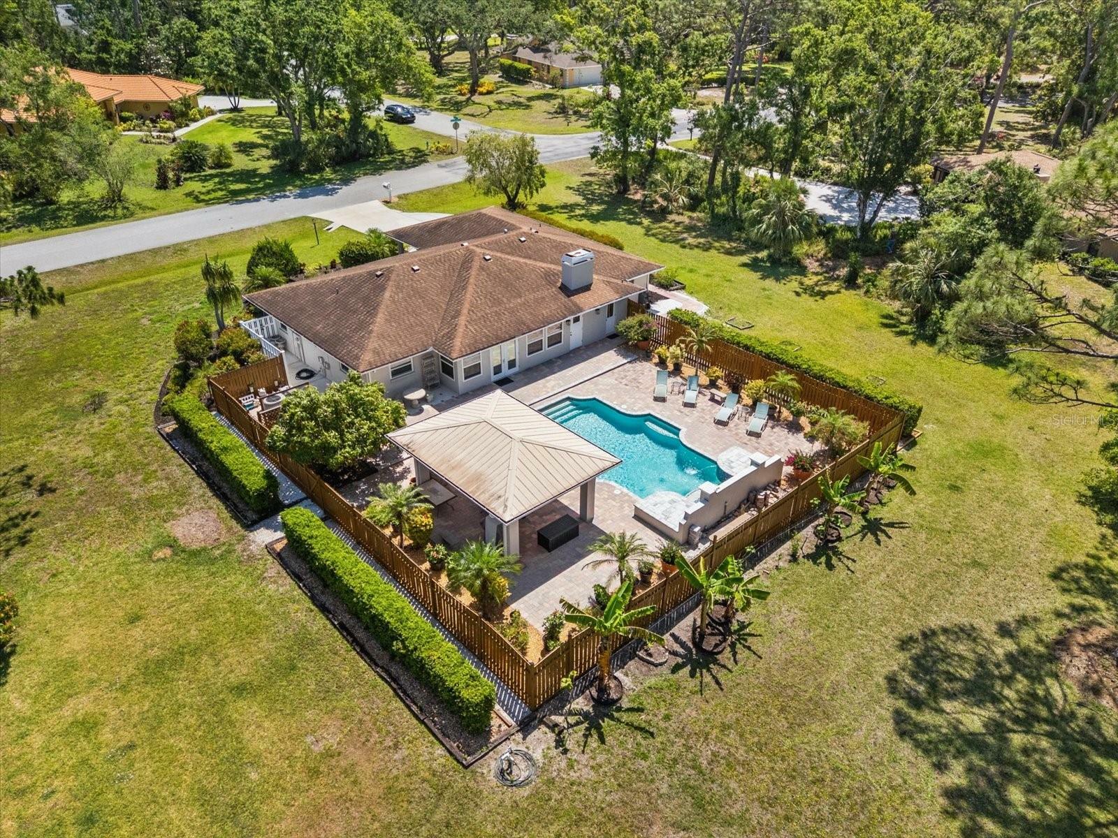 Property Photo: 5603 Ravenwood Drive FL 34243