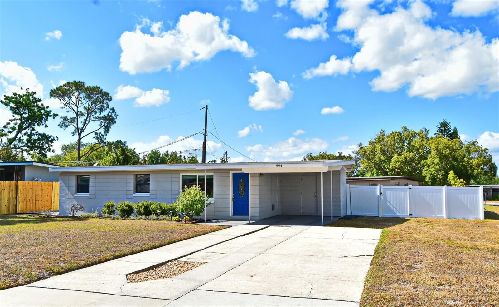 Property Photo: 994 Lormann Circle FL 32750