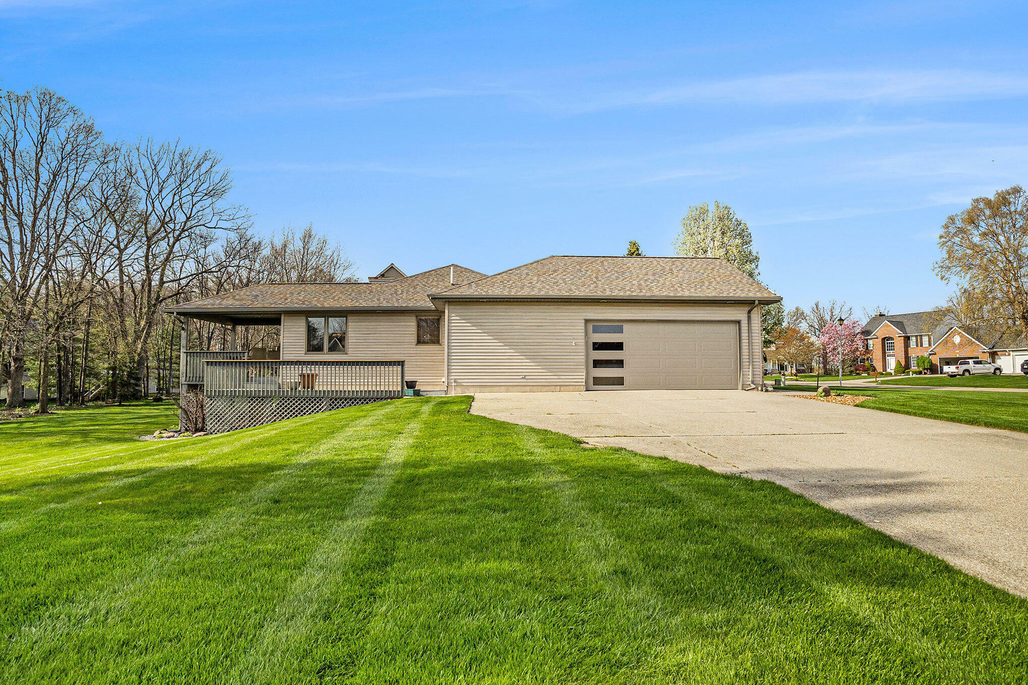 Property Photo: 7945 Oak Meadow Court MI 49426