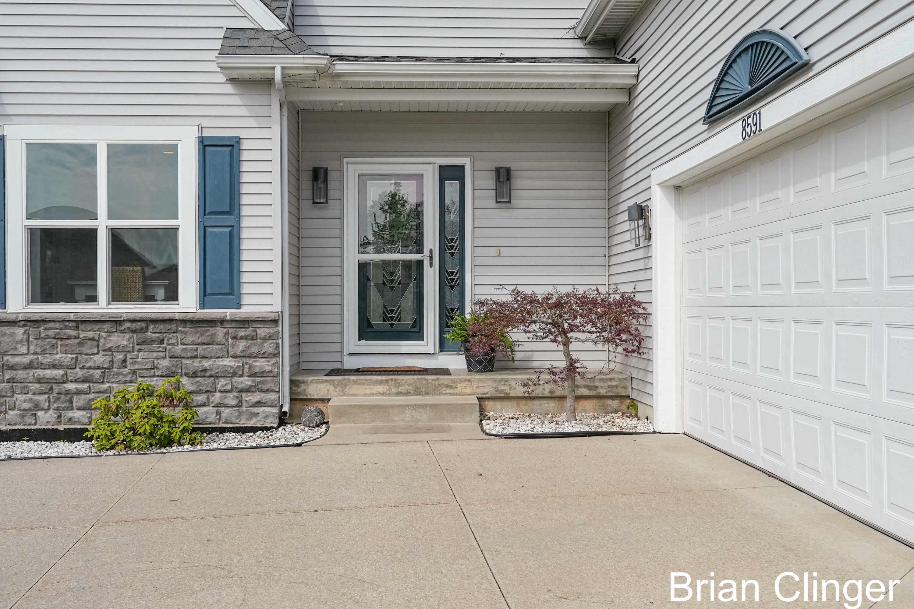 Property Photo: 8591 Rainbows End Road SE MI 49316