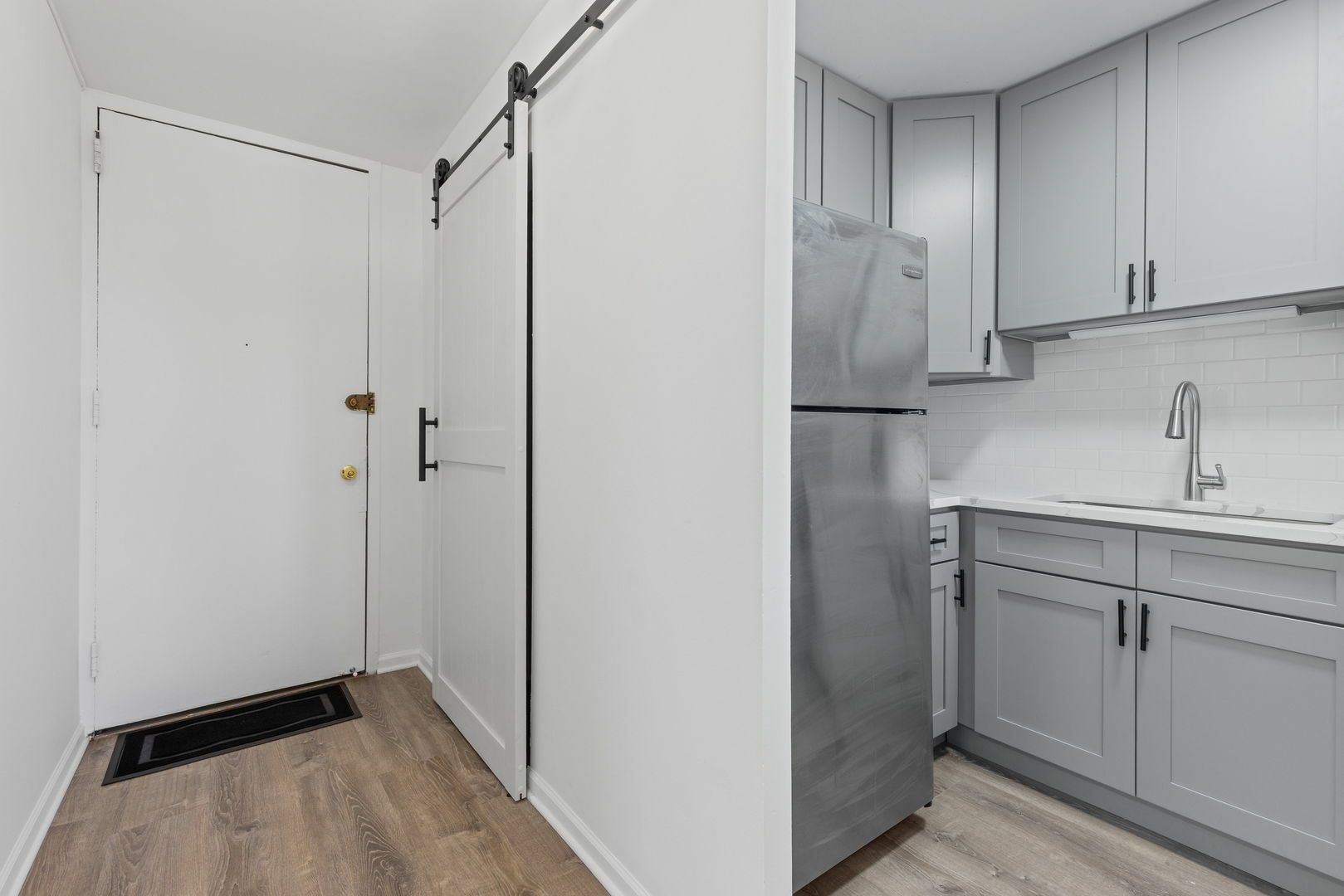 Property Photo: 3021 S Michigan Avenue 208 IL 60616
