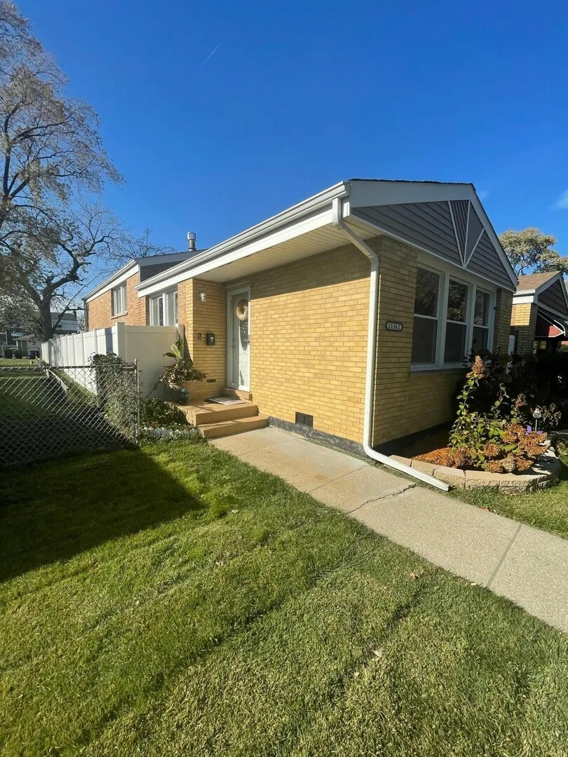 Property Photo: 11362 S Laflin Street IL 60643