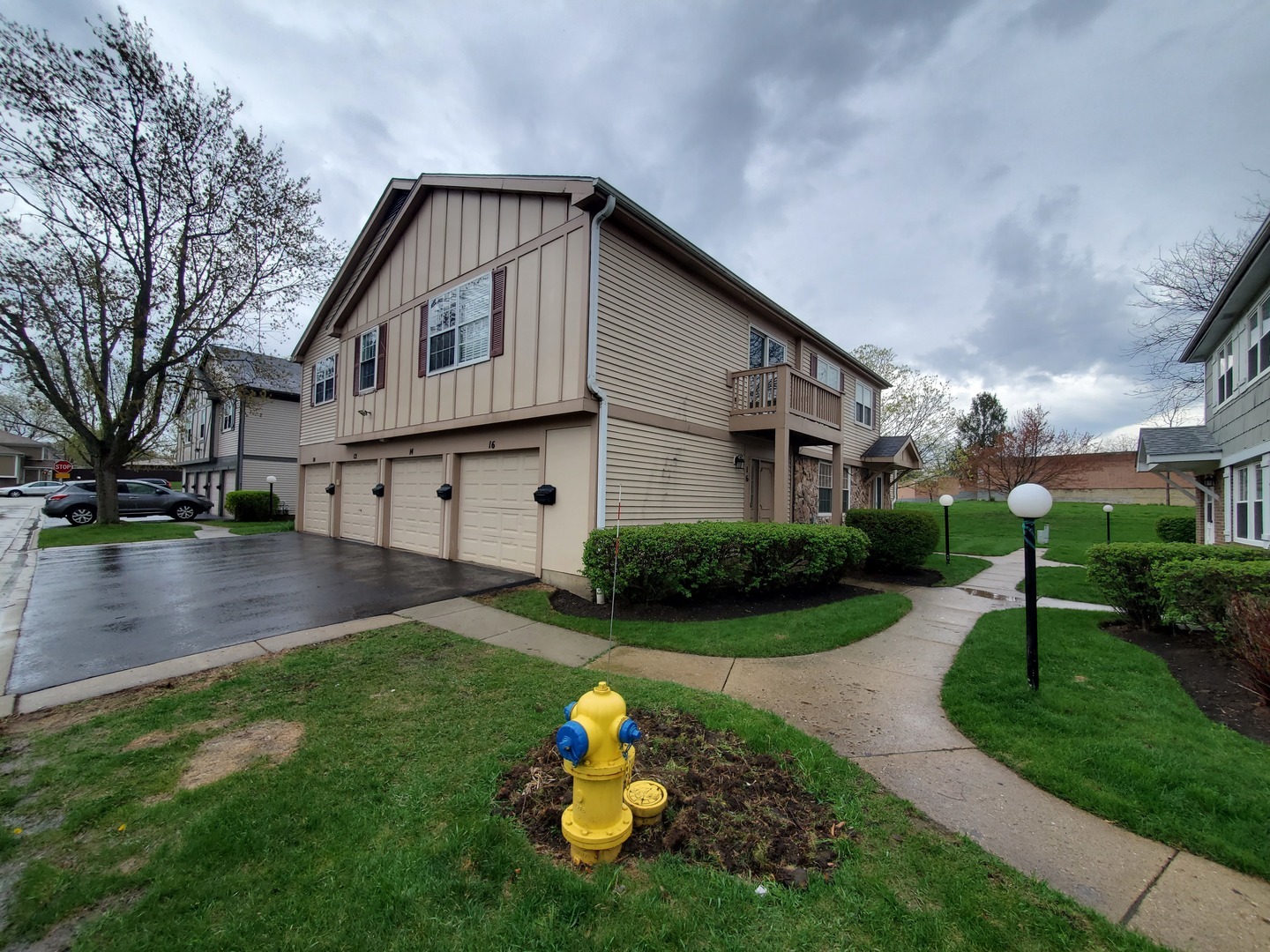 Property Photo: 16 Fernwood Court 0 IL 60061