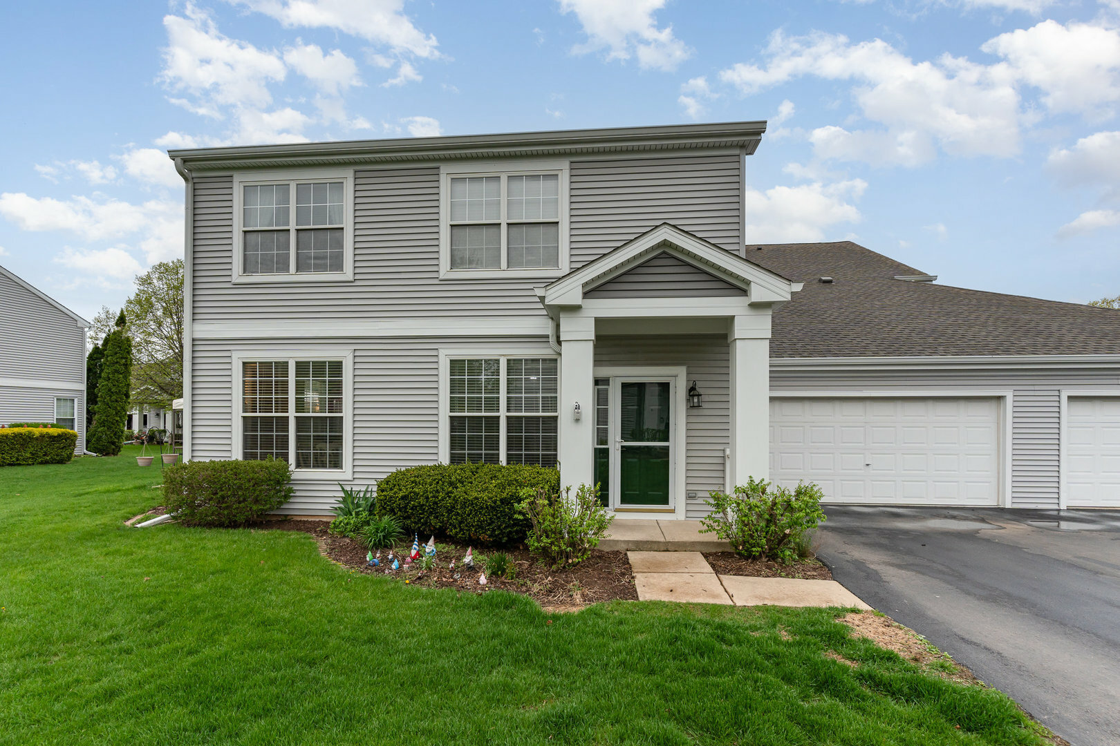 Property Photo: 310 Cascade Lane 310 IL 60543