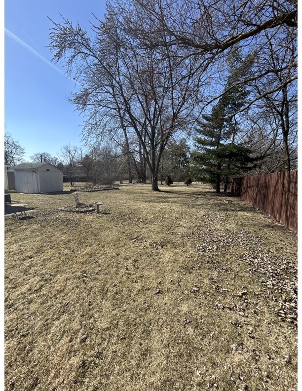 Property Photo: 744 N Ridge Avenue IL 60148