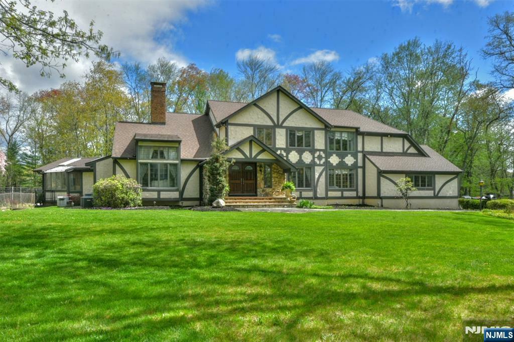 Property Photo: 40 Mohegan Trail NJ 07458