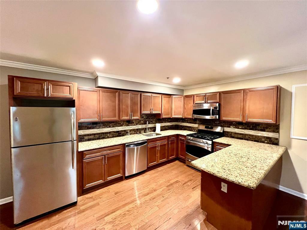 Property Photo:  10 Terrace Avenue 9  NJ 07604 