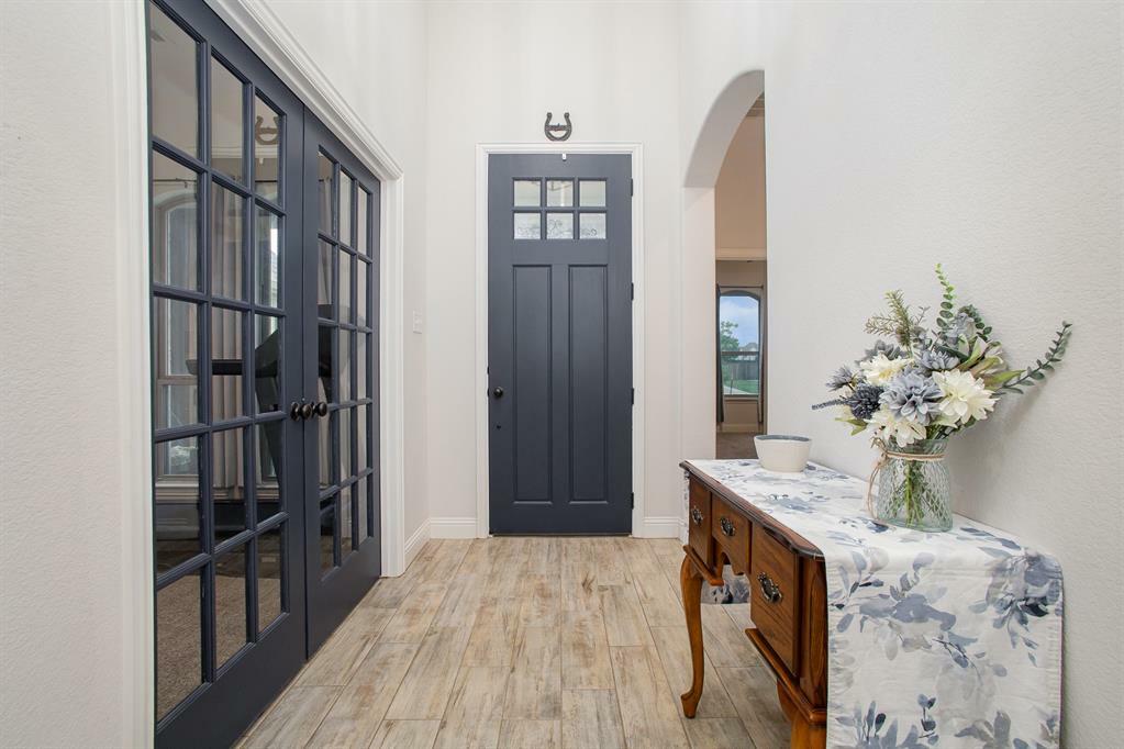 Property Photo: 8820 Lazy Oak Drive TX 76247