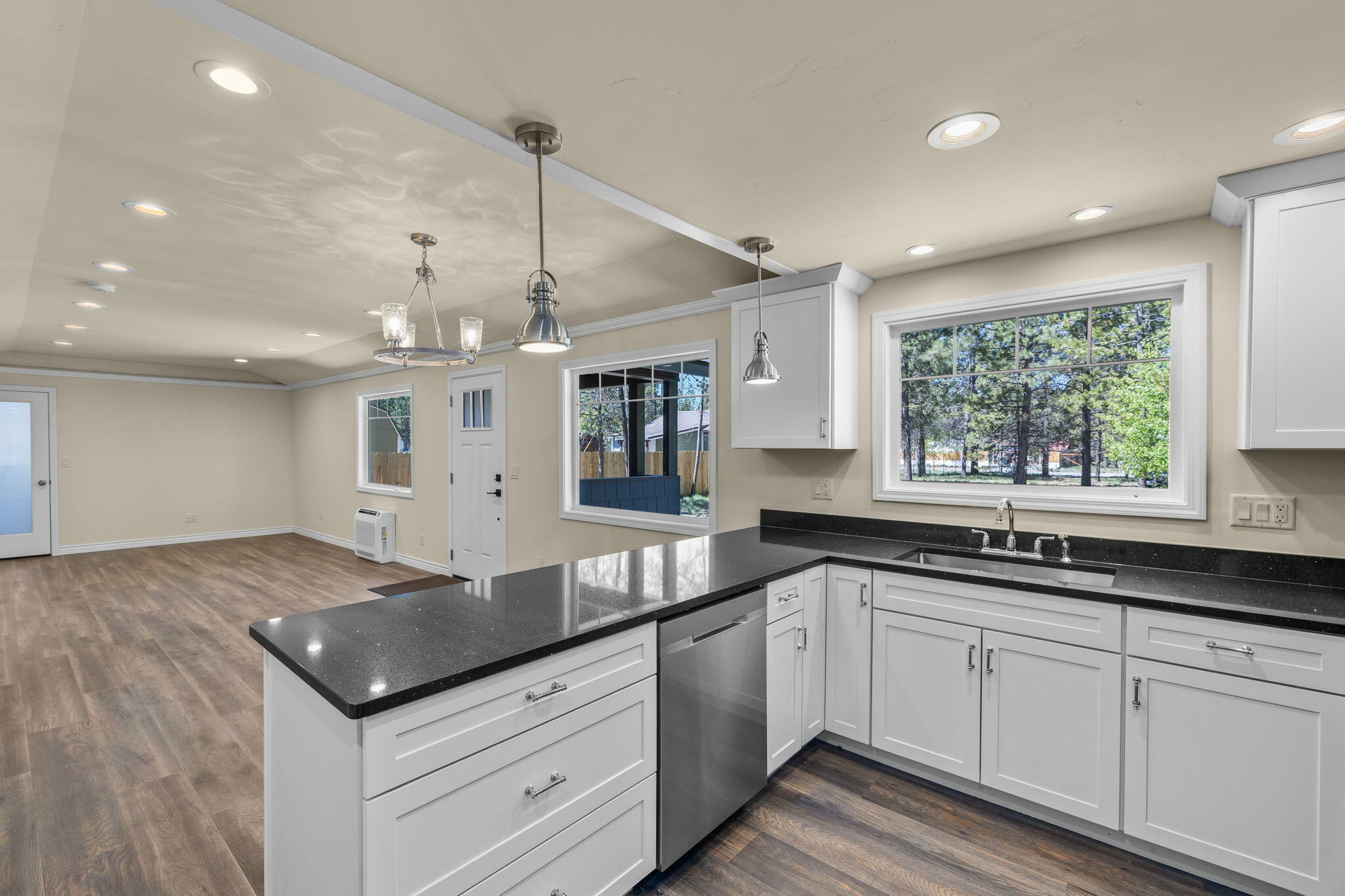 Property Photo: 52582 Doe Lane OR 97739