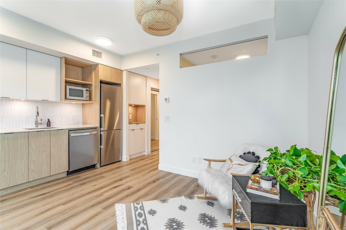 Property Photo:  1488 Bertram Street 1811  BC V1Y 6V9 