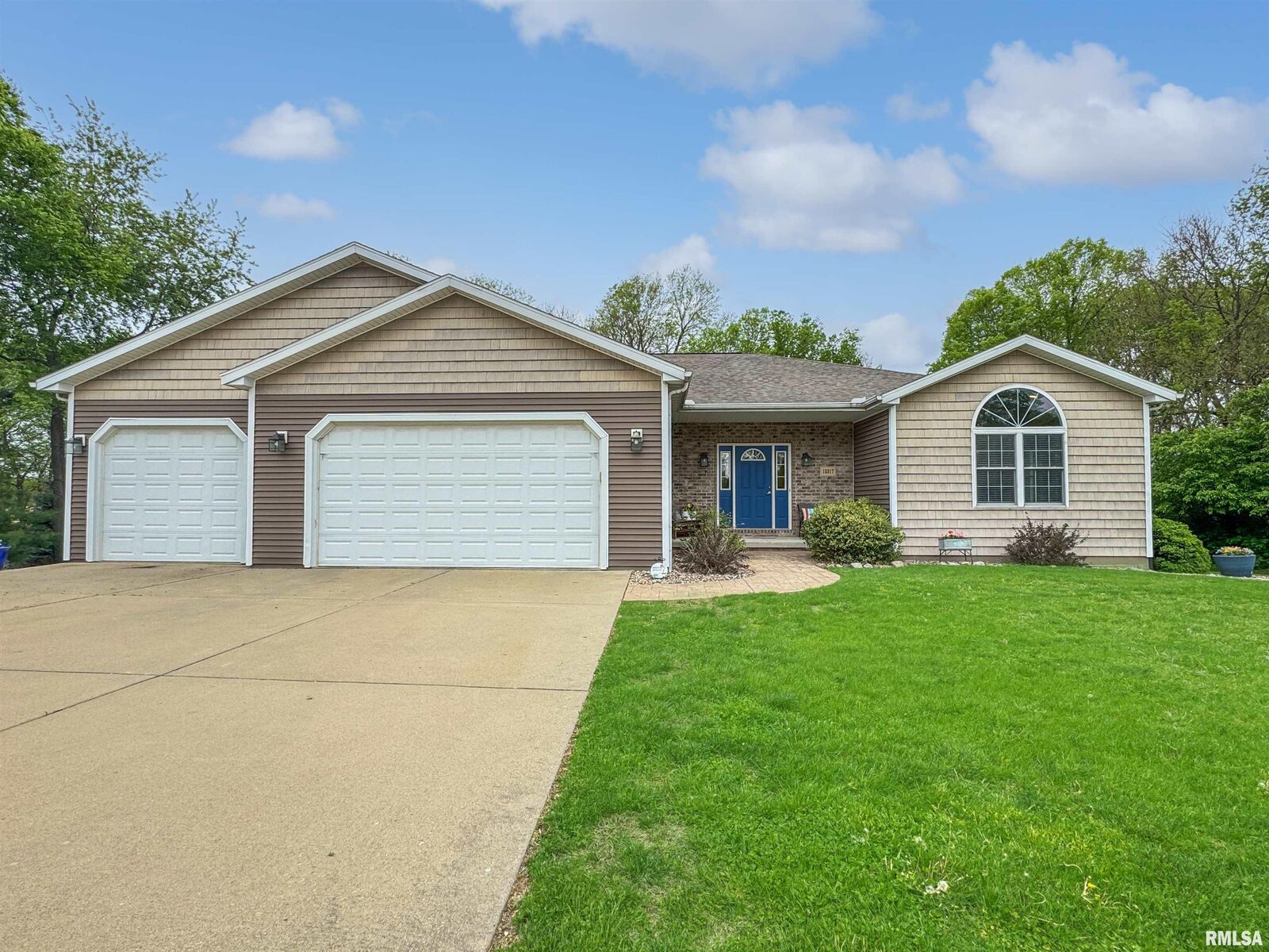 Property Photo: 15317 N 7th Street IL 61523