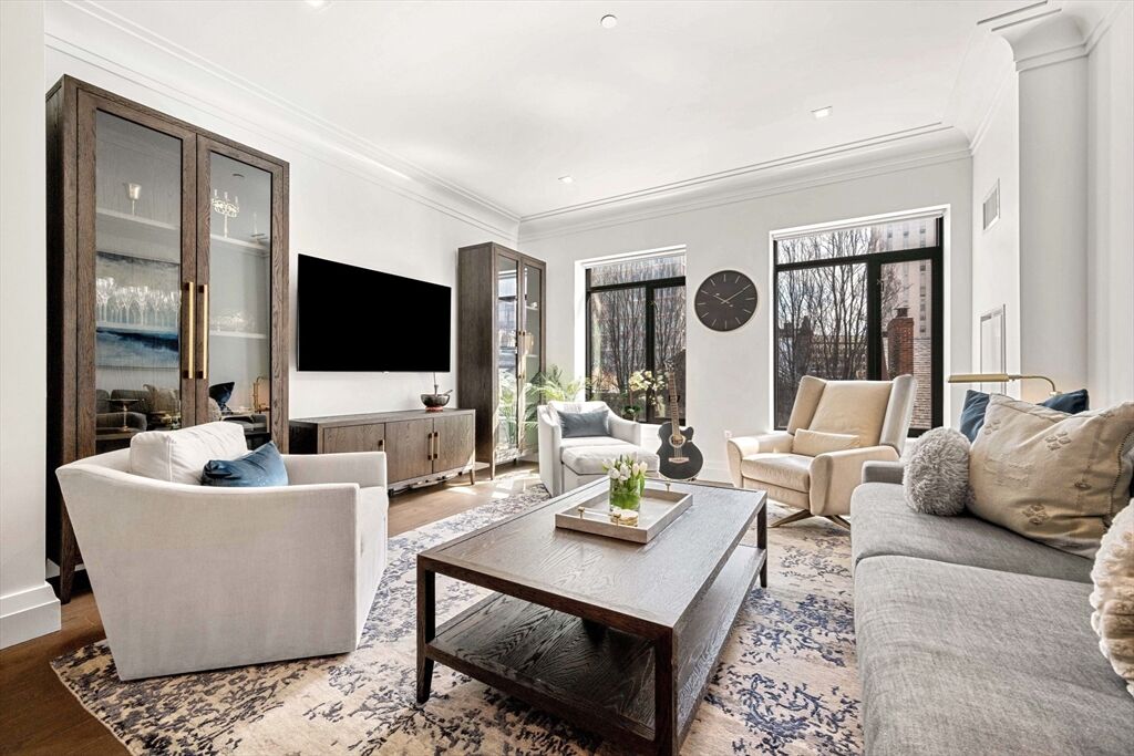 Property Photo:  45 Temple Street 405  MA 02114 