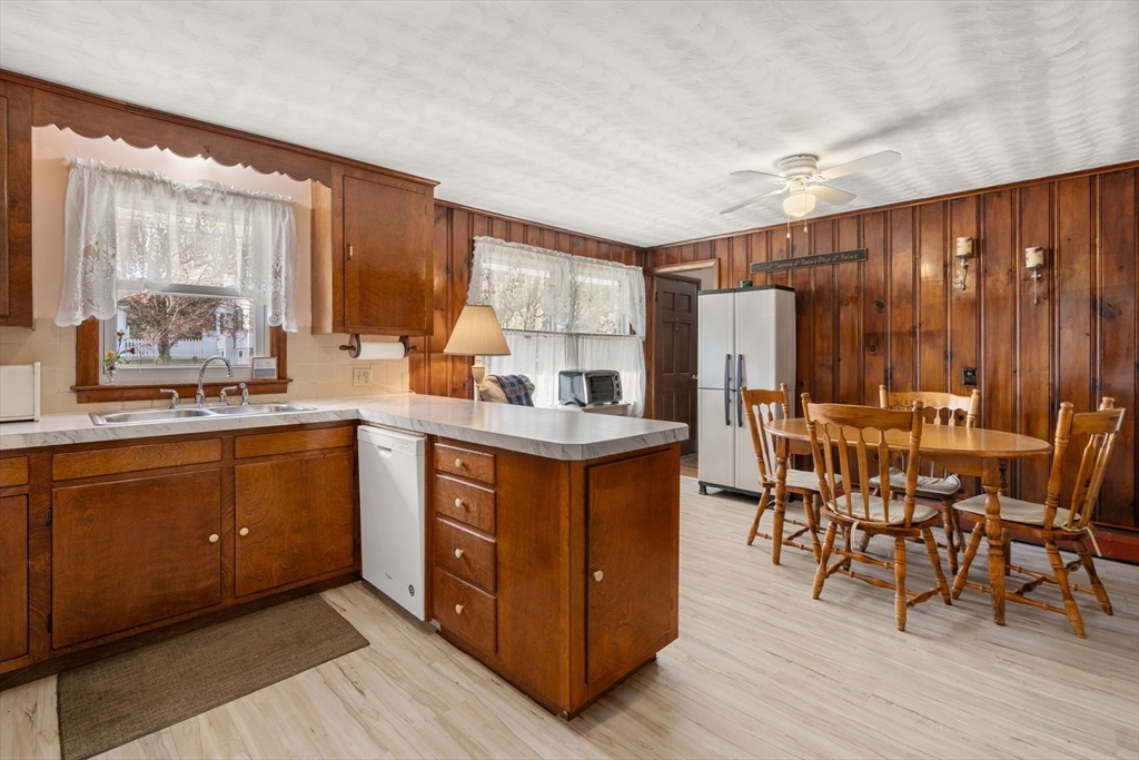 Property Photo: 20 Chartier Ln MA 01550