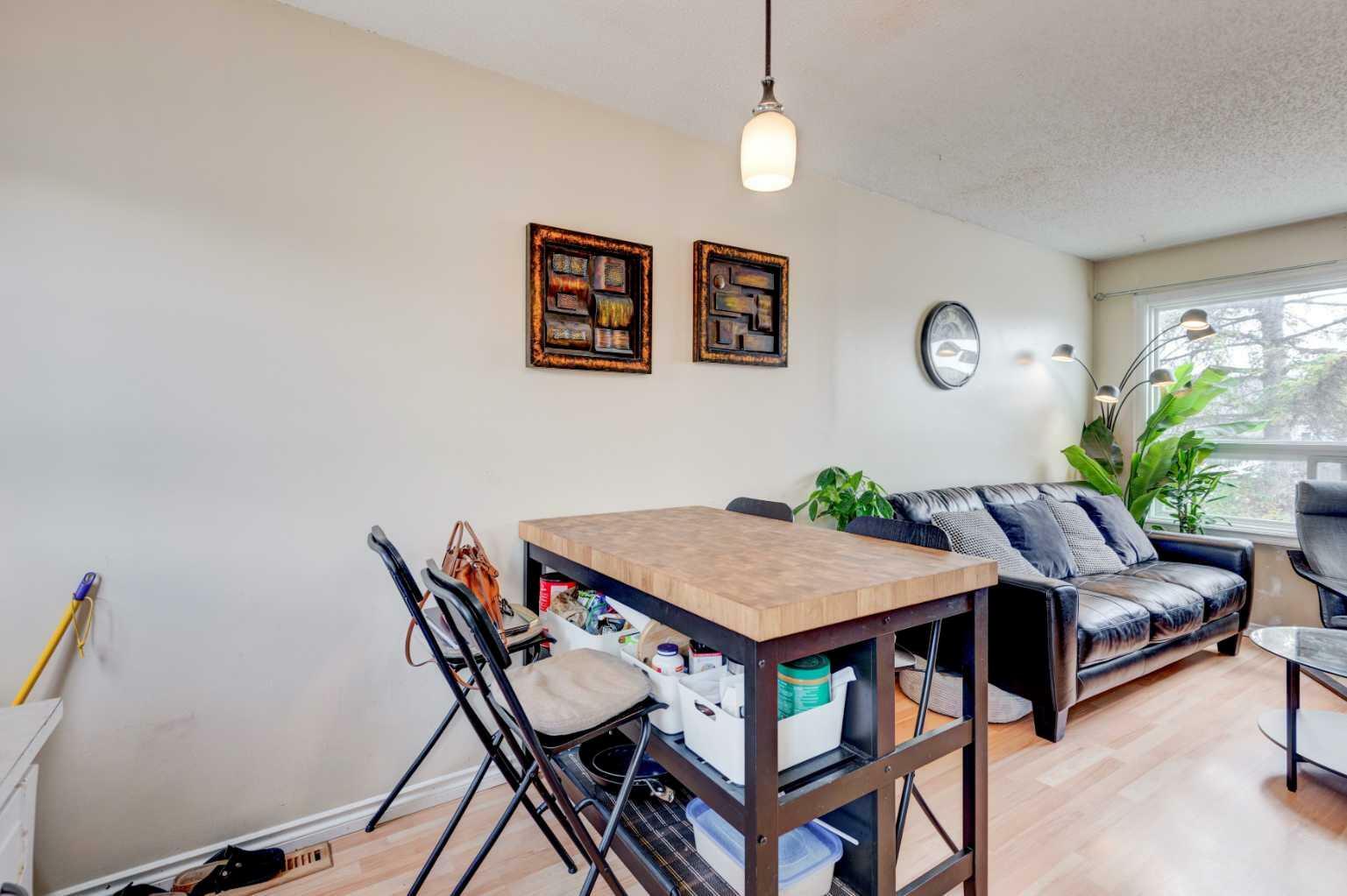 Photo de la propriété: 1107 52A Street SE AB T2A 1V2