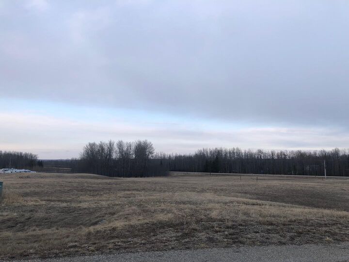 Property Photo: 146 Bruhn Boulevard AB T0C 2J0