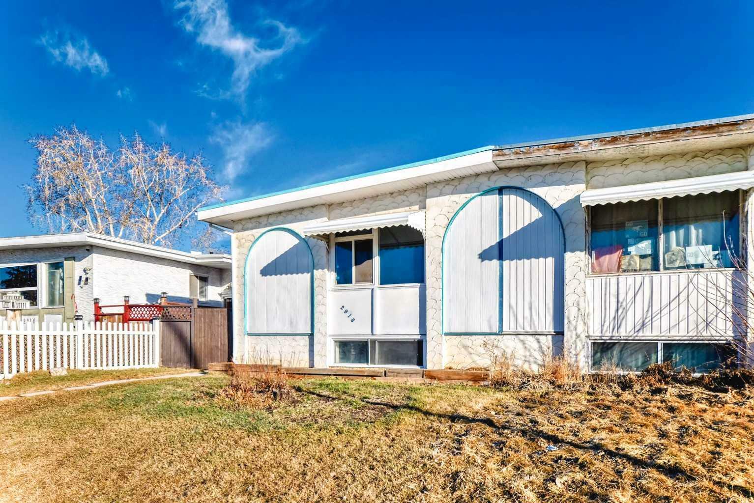 Property Photo: 2918 Doverville Crescent SE AB T2B 1T9