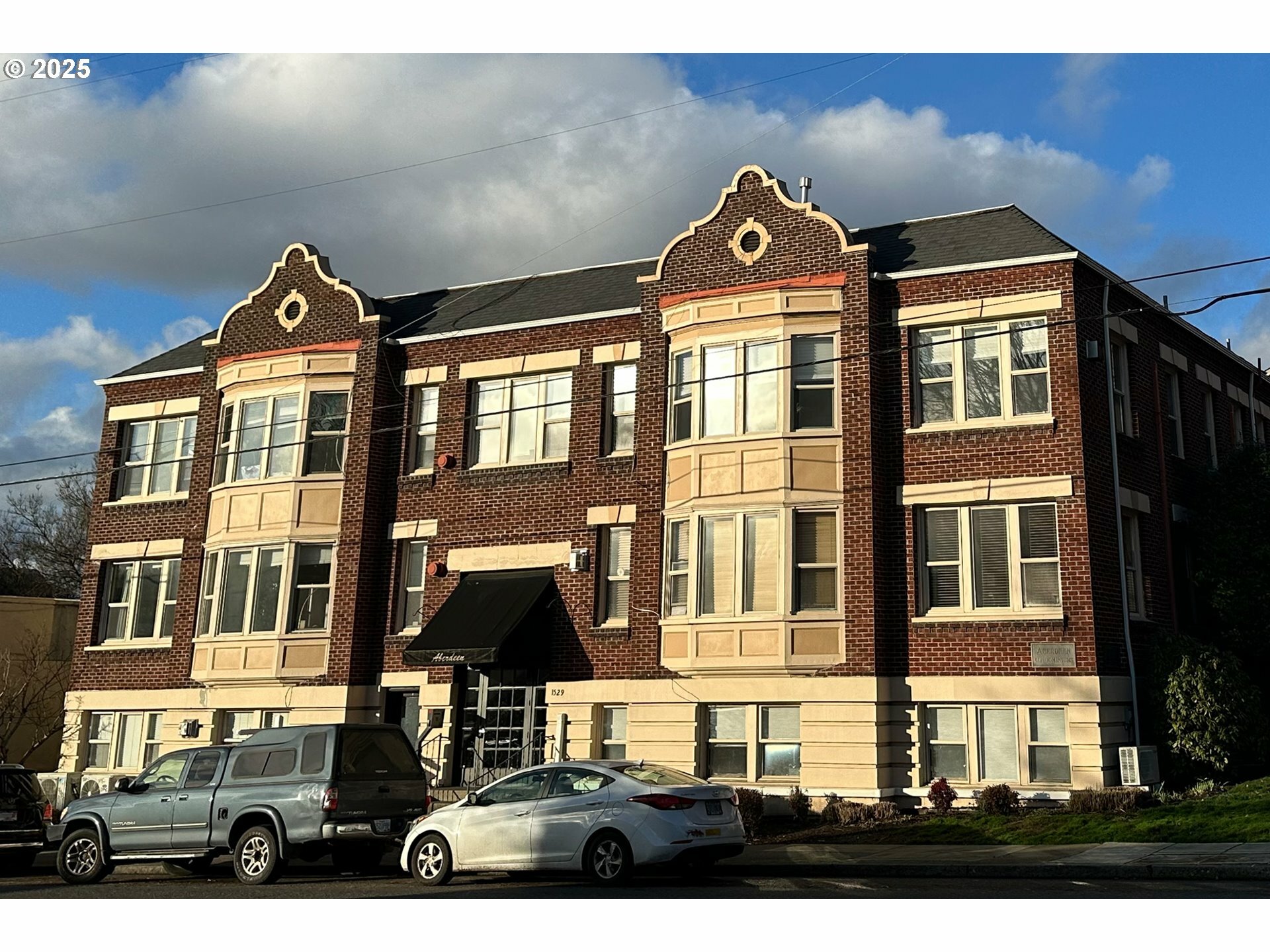Property Photo: 1529 SE Hawthorne Blvd 204 OR 97214