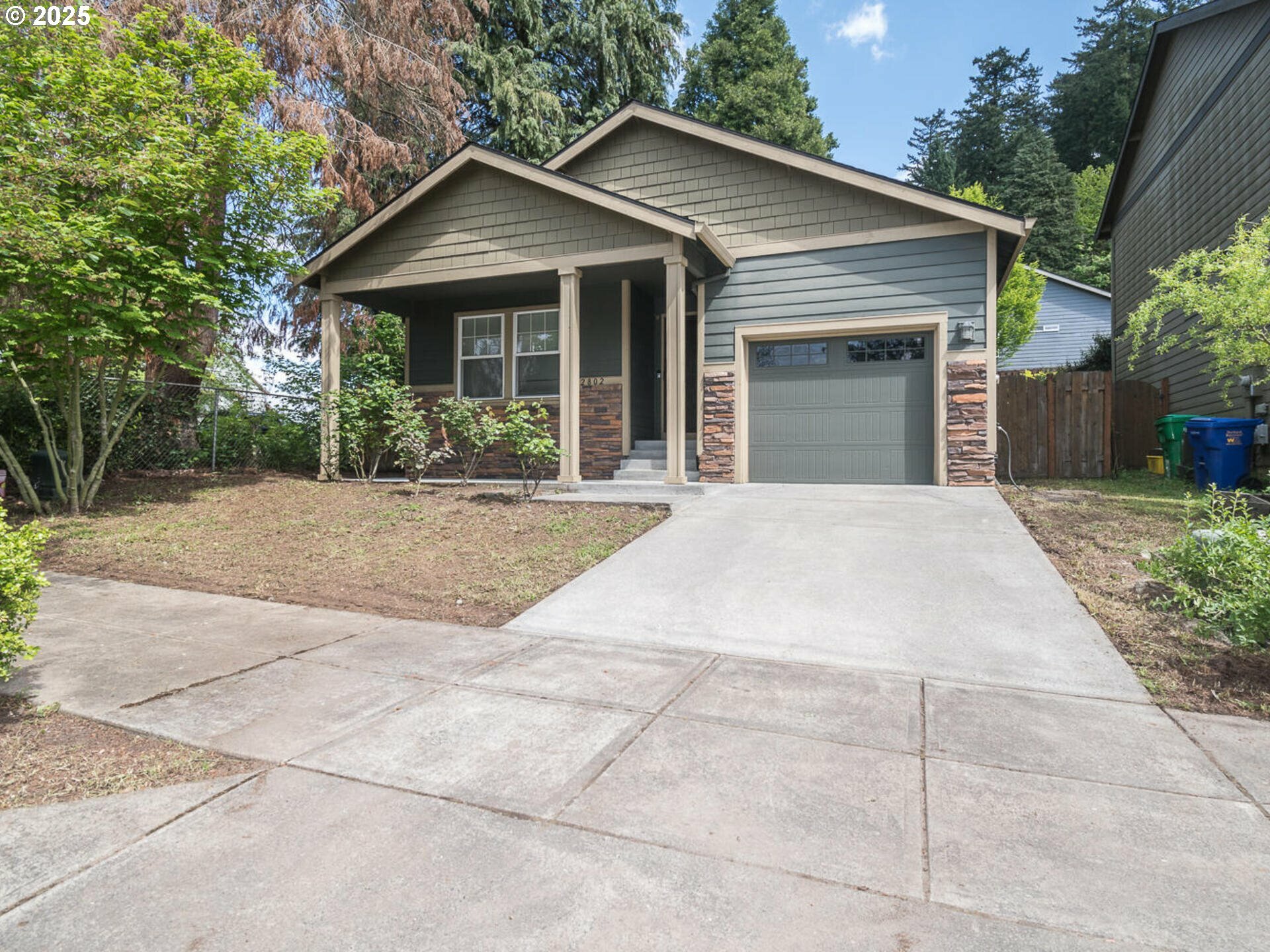 Property Photo: 2802 SE 103rd Ave OR 97266
