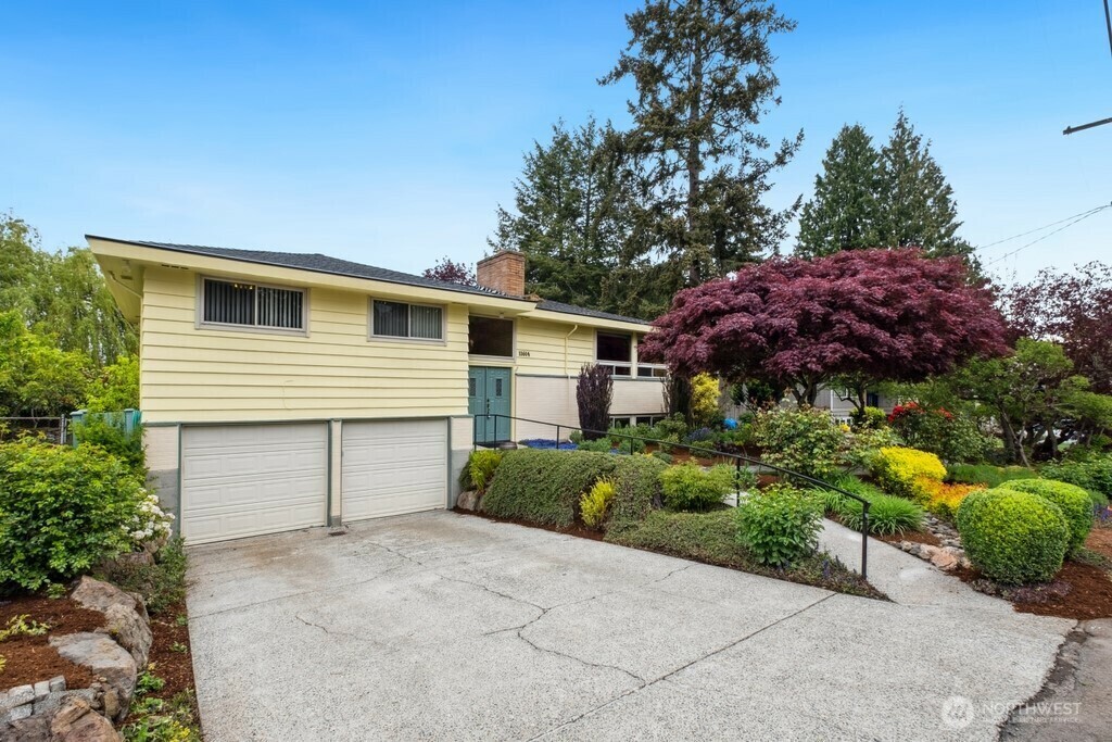 Property Photo: 11614 SE 49th Street WA 98006