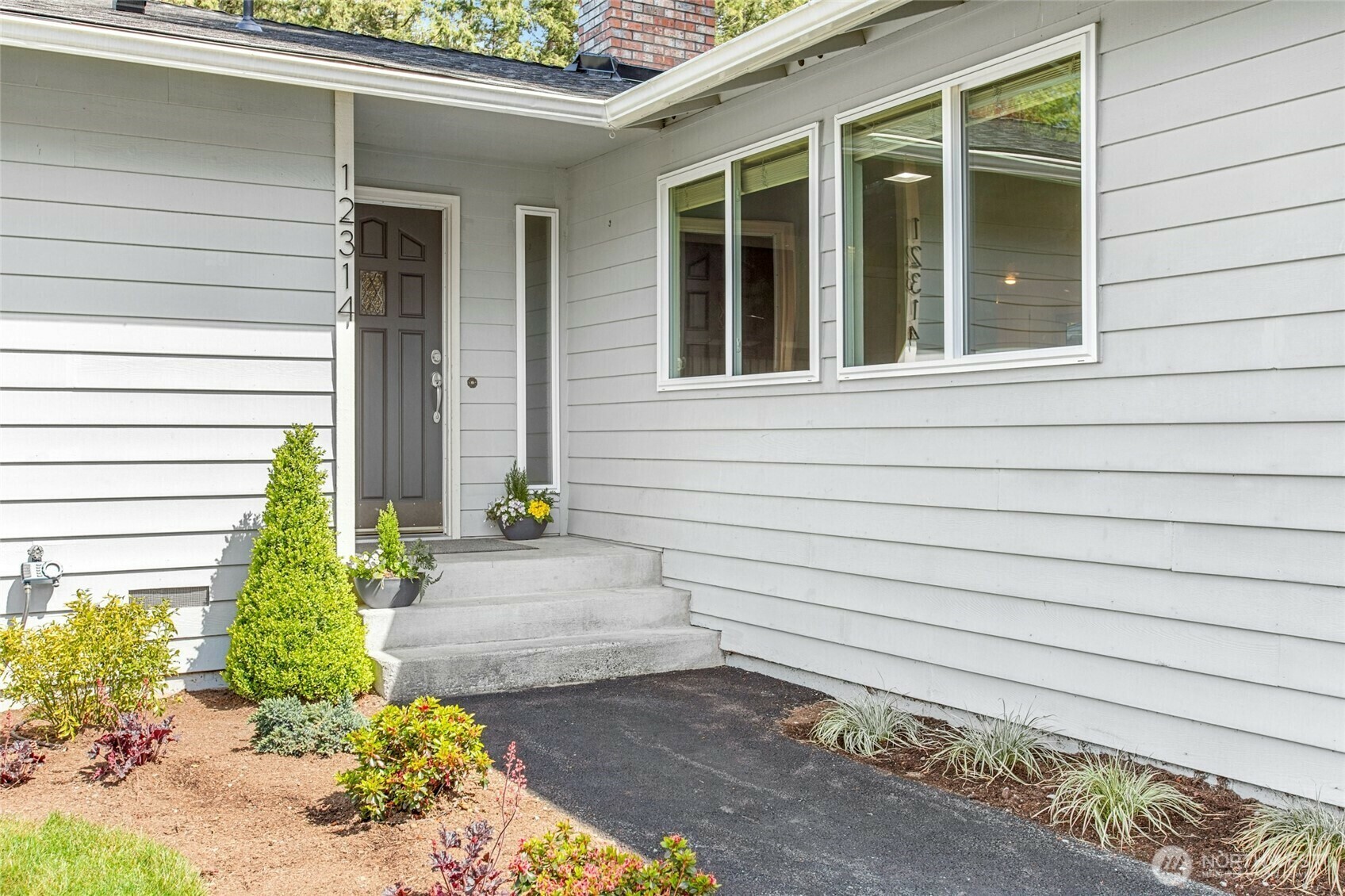 Property Photo: 12314 SE 96th Place WA 98056
