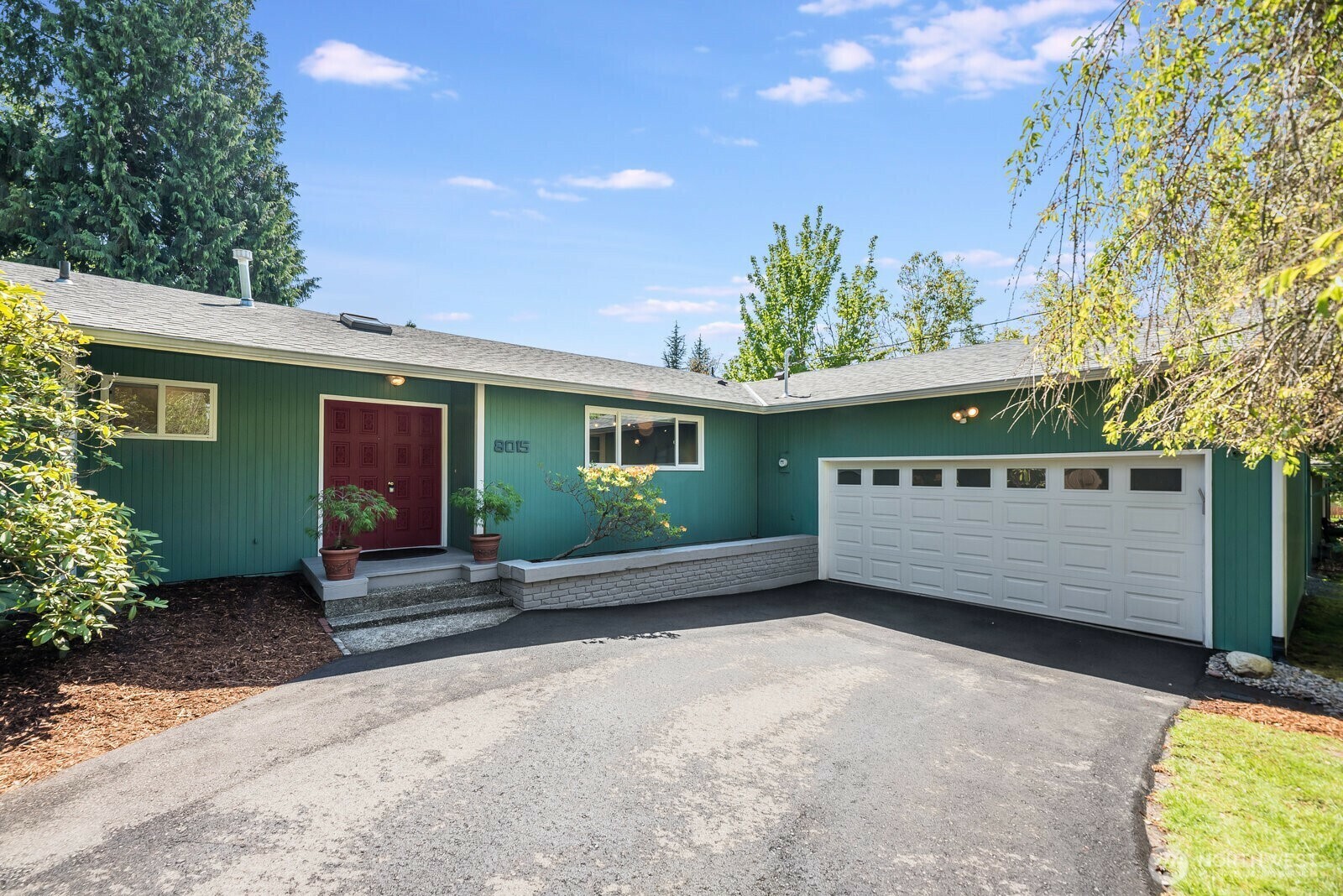 Property Photo: 8015 NE 126th Place WA 98034