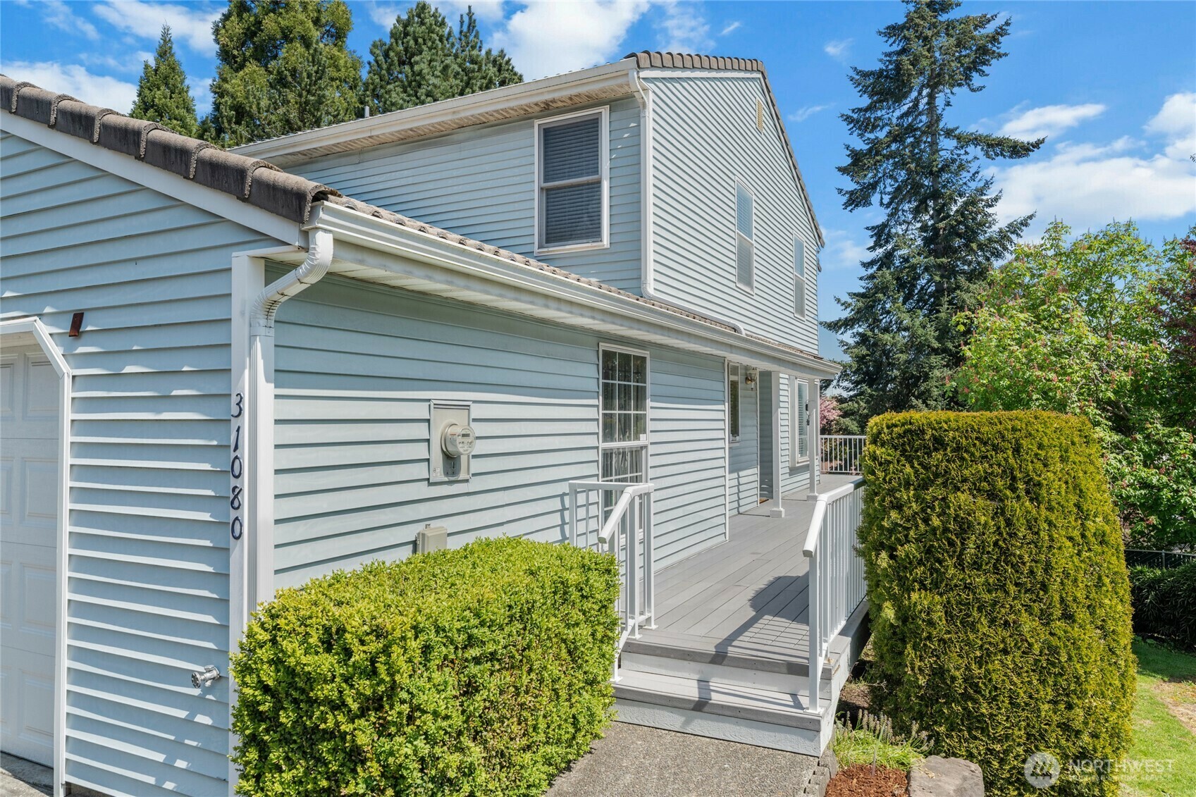 Property Photo: 31080 9th Avenue S WA 98003