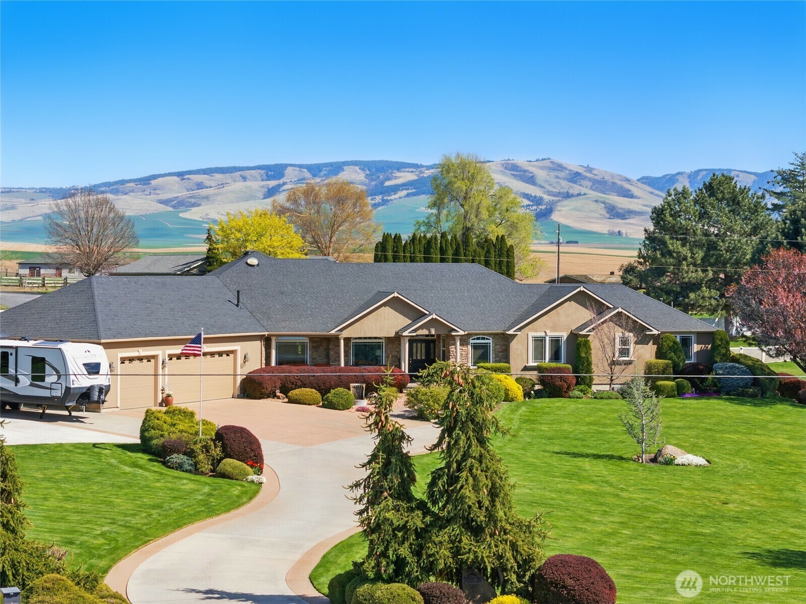Property Photo: 2961 Kendall Road WA 99362