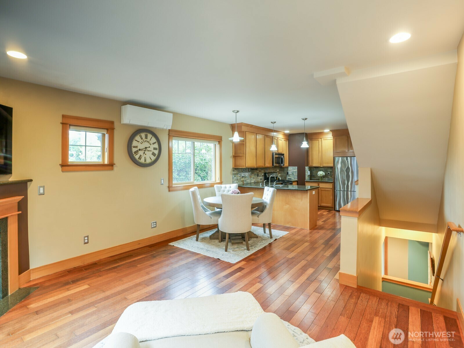 Property Photo: 5416 Fauntleroy Way SW A WA 98136