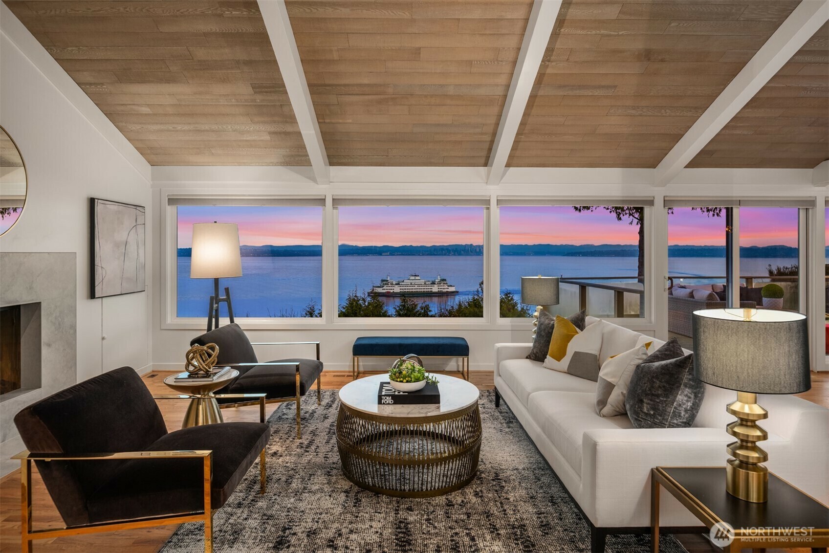 Property Photo: 10837 Bill Point Bluff NE WA 98110