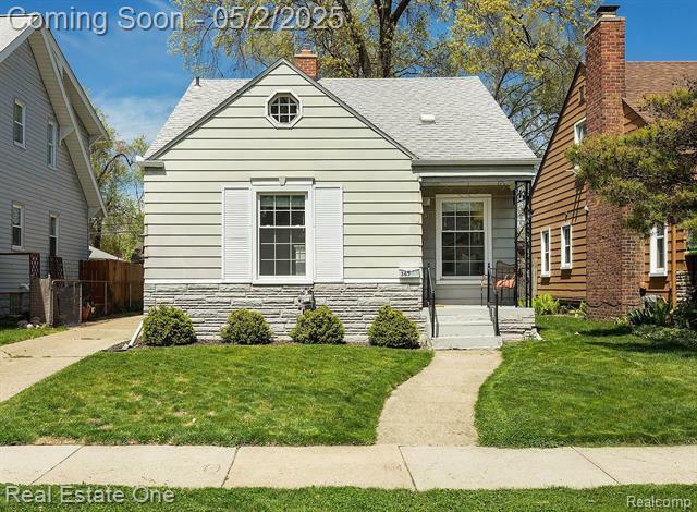 Property Photo: 365 E Woodland Street MI 48220