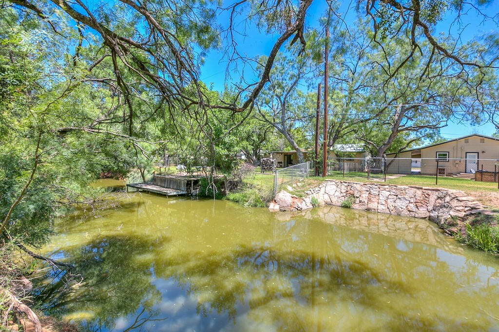Property Photo: 6622 Knickerbocker Rd TX 76904