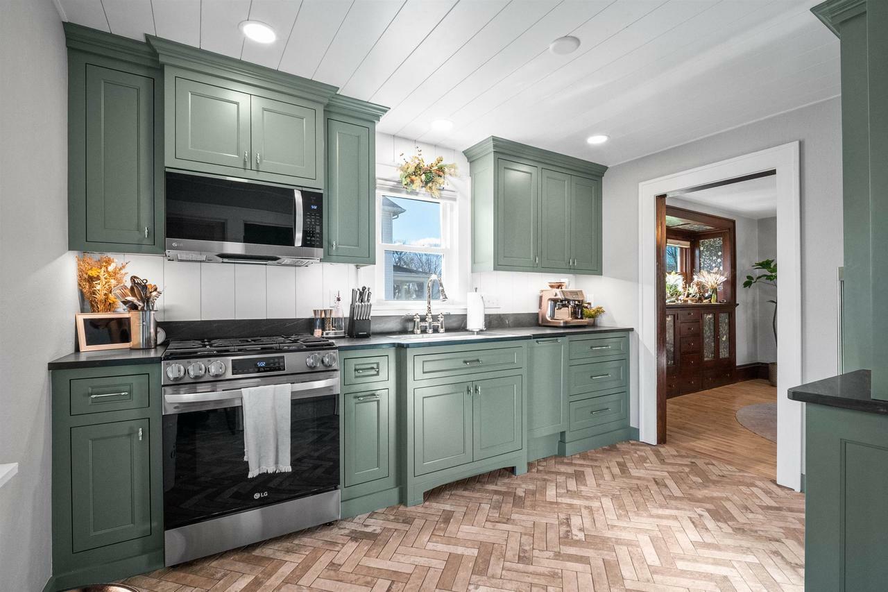 Property Photo: 603 Park Street WI 54971