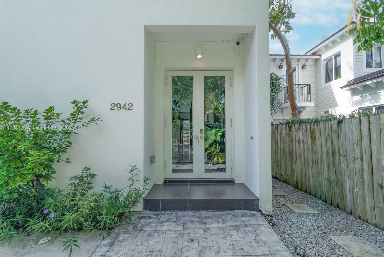 Property Photo: 2942 Catalina St FL 33133