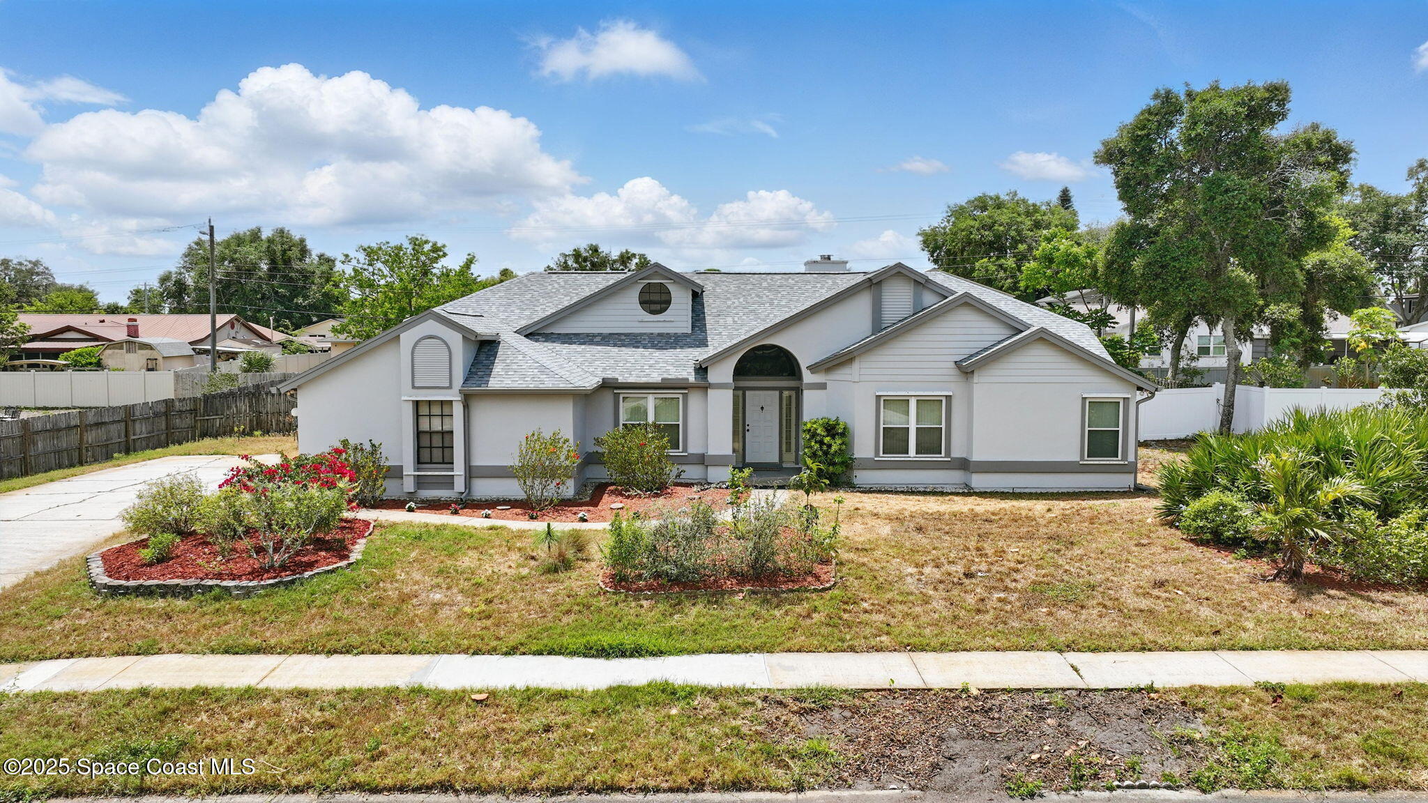 Property Photo:  2615 Slash Pine Court  FL 32780 
