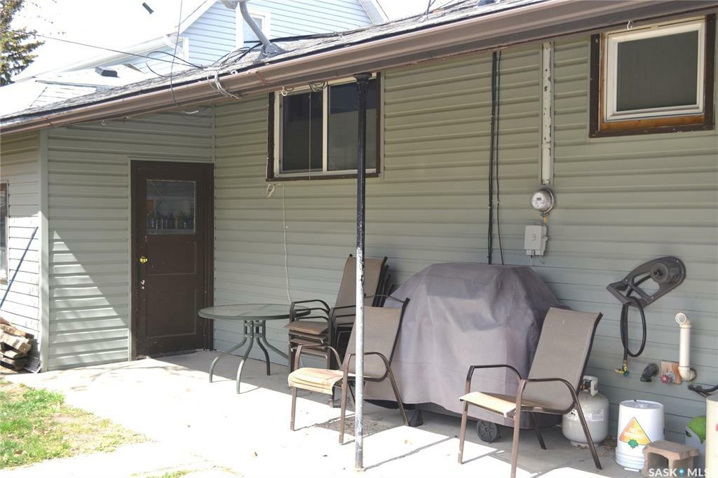 Property Photo: 318 1st Street E SK S0K 2L0