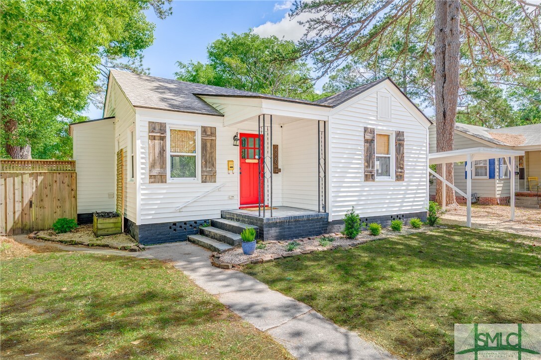 Property Photo:  2220 E 38th Street  GA 31404 