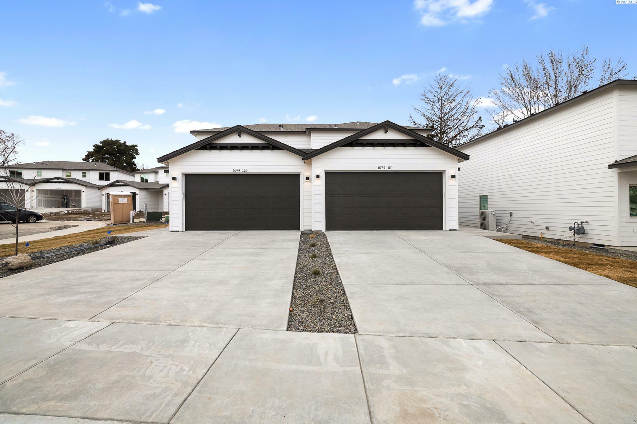 Property Photo: 1074 S Underwood Pl WA 99337