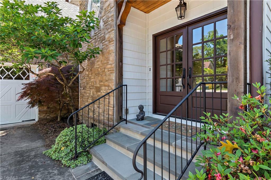 Property Photo: 3460 Scarsborough Drive NC 27104
