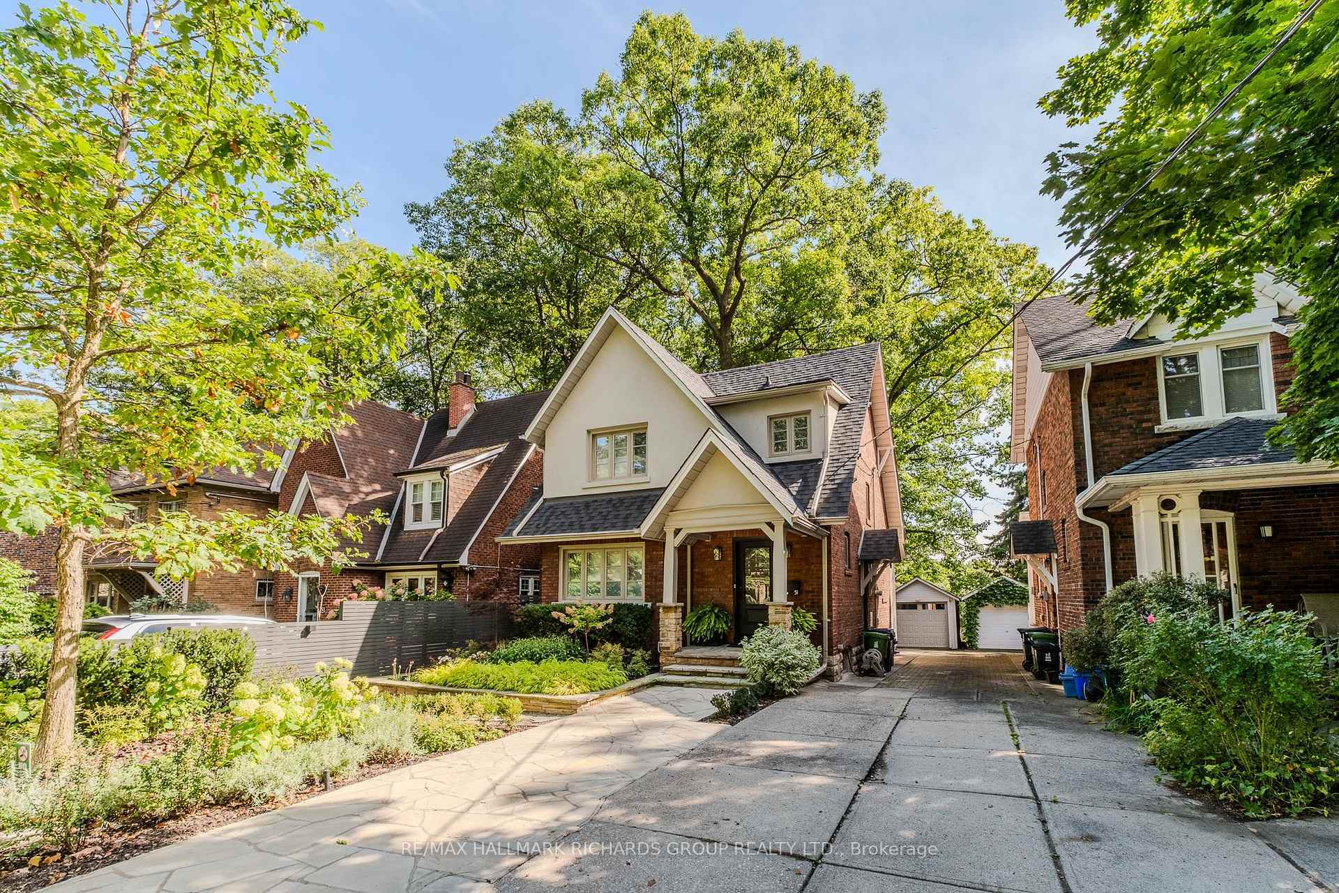 51 Beaufort Road  Toronto ON M4E 1M8 photo