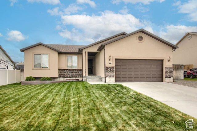 Property Photo: 566 N 640 W UT 84074
