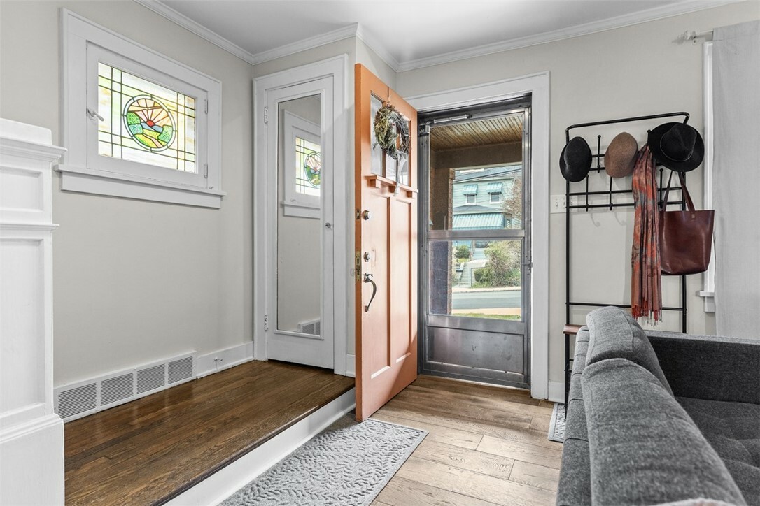 Property Photo: 729 Woodbourne Ave PA 15226