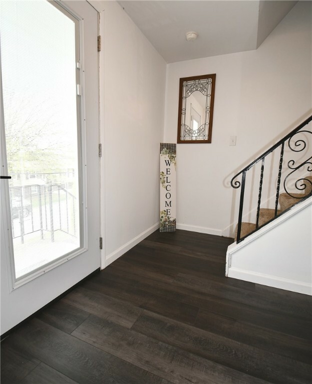 Property Photo:  1501 Leona Ave  PA 15129 