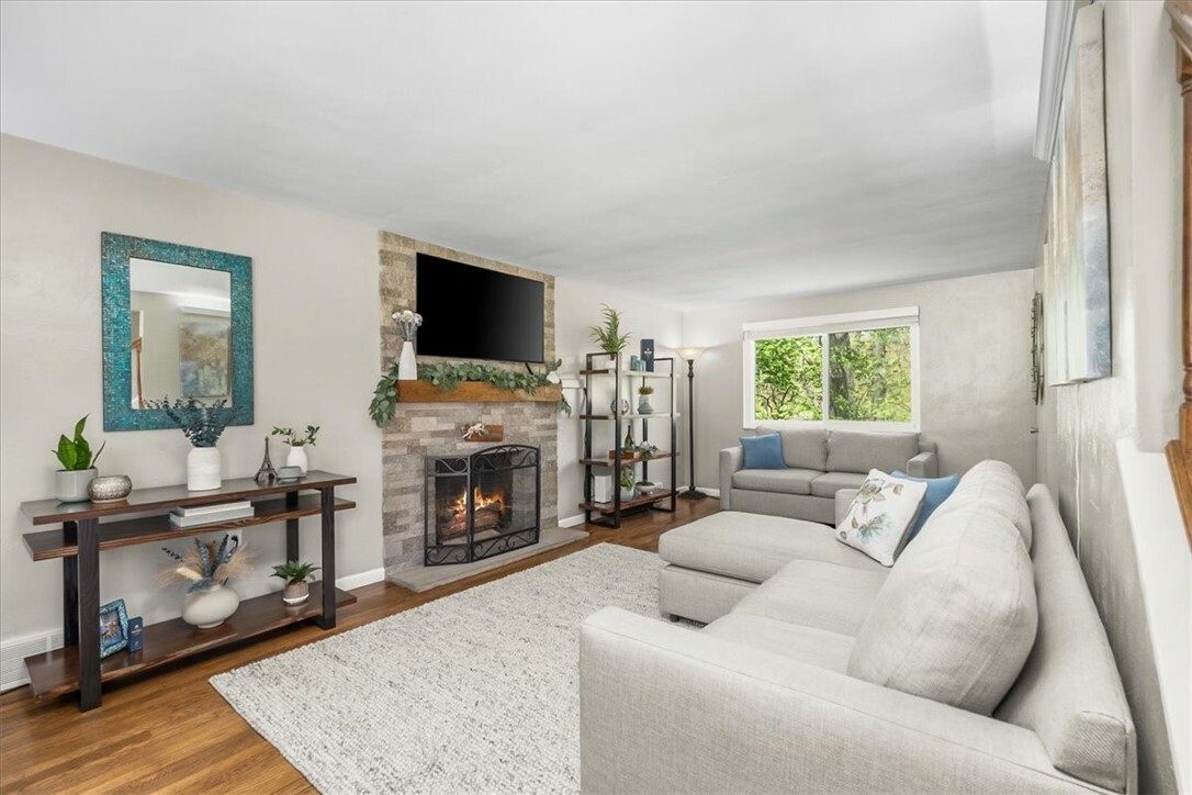 Property Photo: 124 Skylark Dr PA 15116